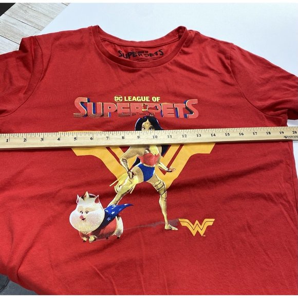 DC League of Super Pets Women's Red Graphic T-Shirt - Size Large -Good Condition - Picture 8 of 8